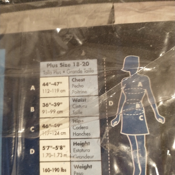 Gothic Plus Size 2x, 18/20, Black & Red Halloween Costume - Picture 2 of 2